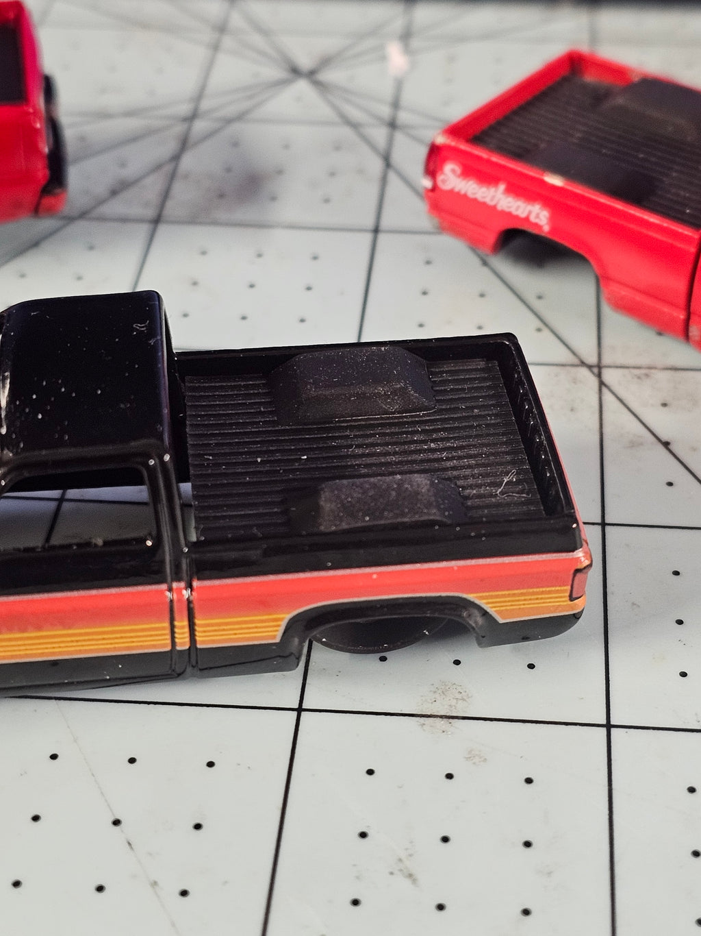 Hot Wheels 83 Chevy Silverado Bed Raiser