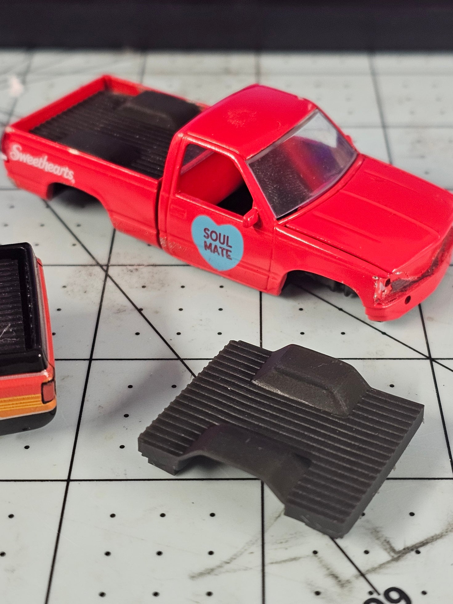 Johnny Lightning Chevy Cat Eye Bed Raiser