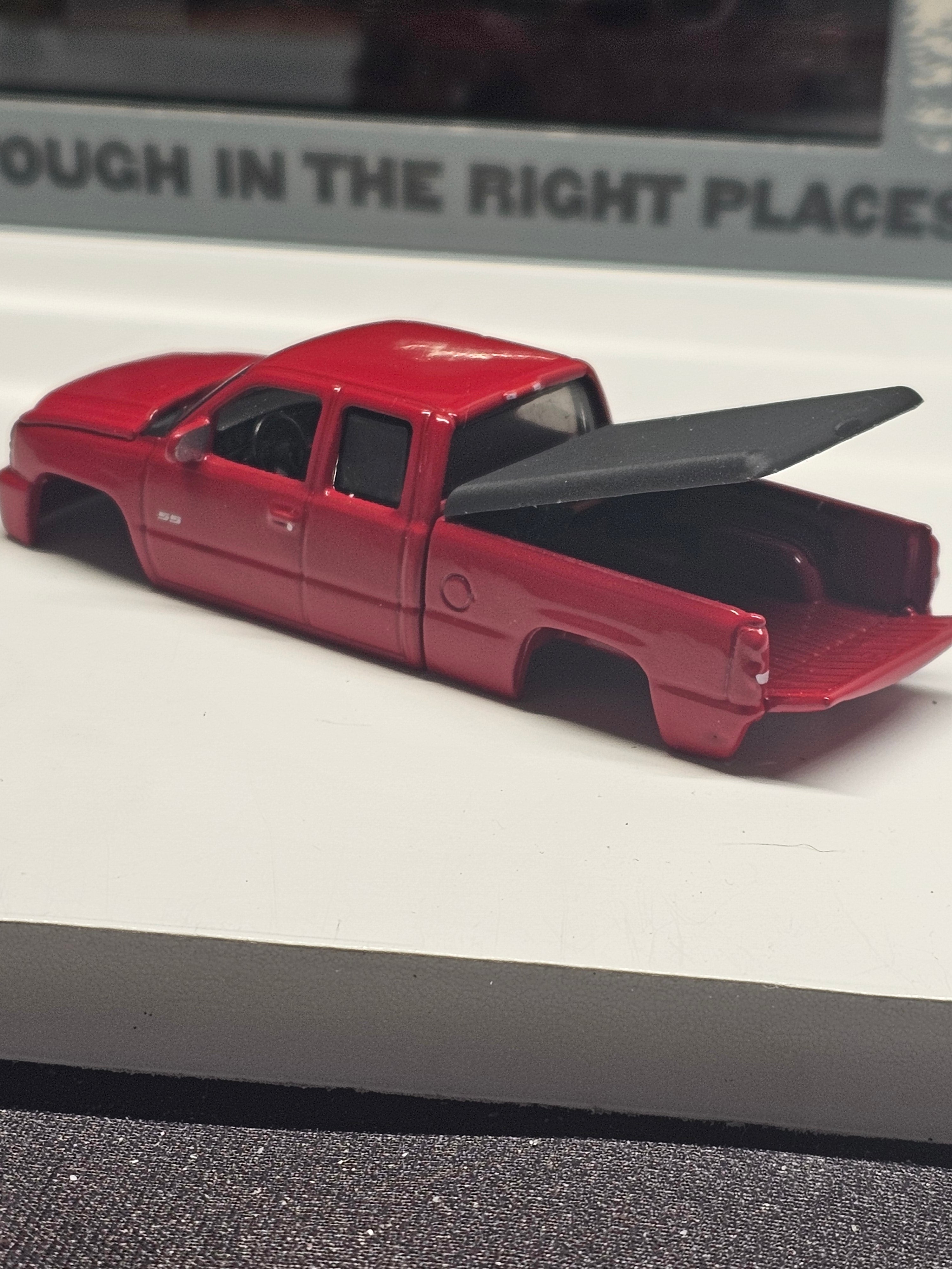 Jada Just Trucks 08 Ford F350 SD hinged Tonnue Cover