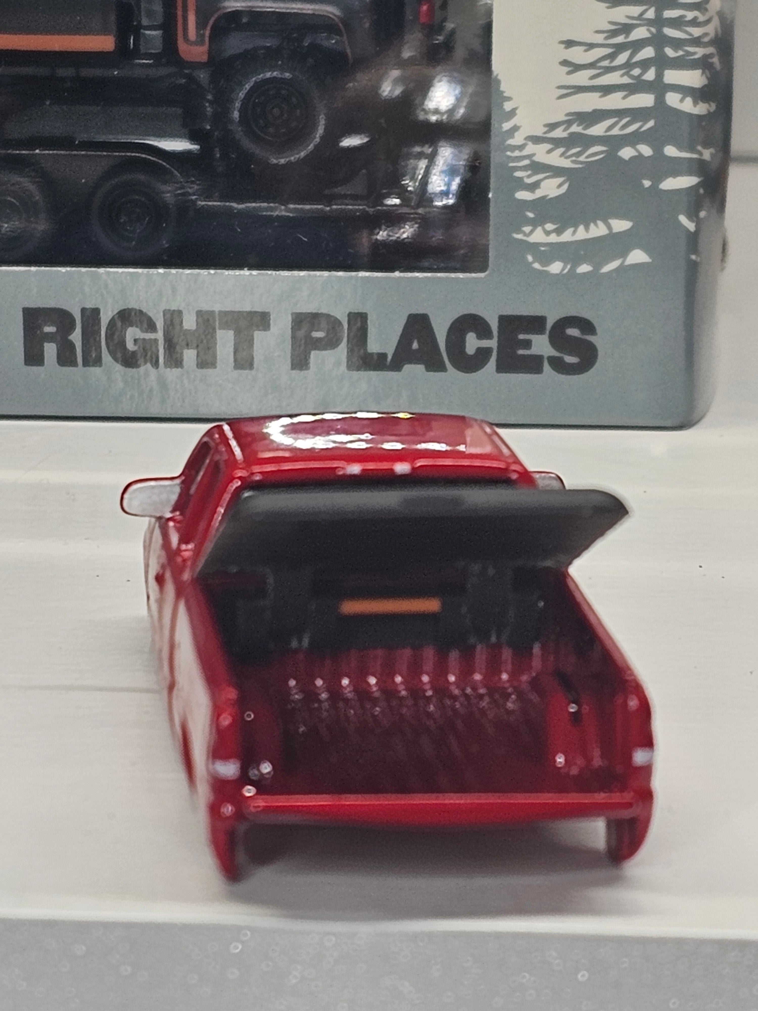 AutoWorld Cate Eye Chevy Hinged Tonnue Cover